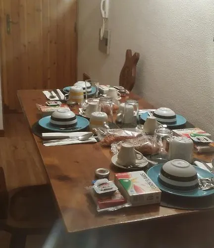 Maison De Pitti 라튈르