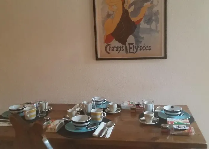 Maison De Pitti 라튈르